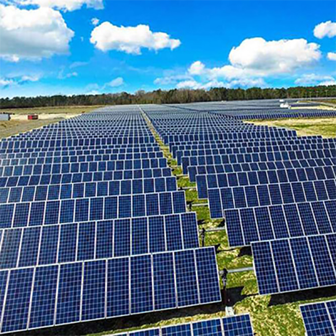 فولاد مبارکه در حال احداث بزرگ‌ترین نیروگاه خورشیدی تجدیدپذیر در ایران است.