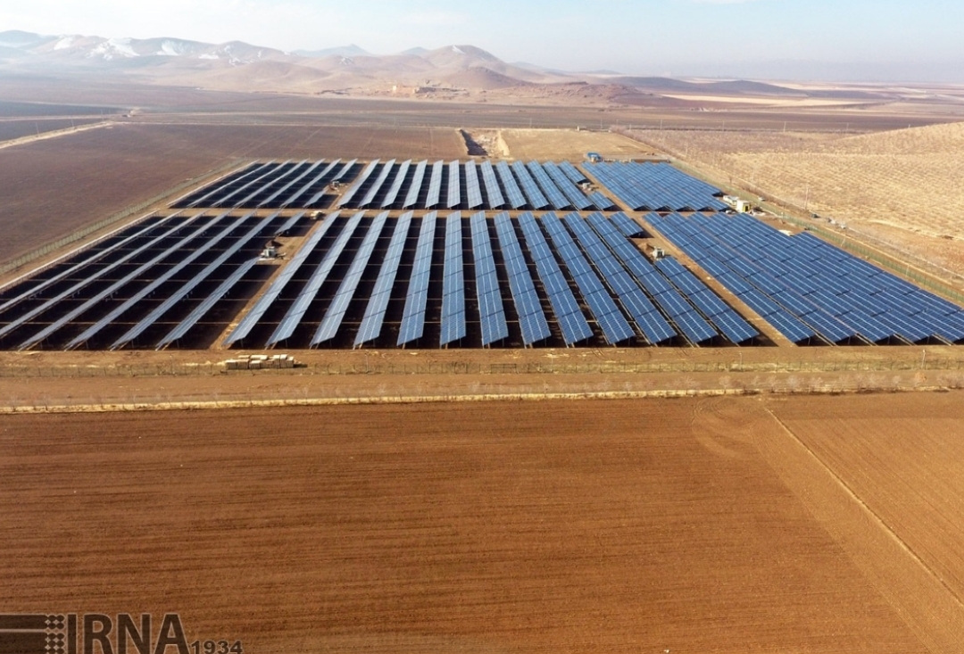 ایران و چین مشارکت برای تولید مبدل‌های پیشرفته خورشیدی امضا کردند.