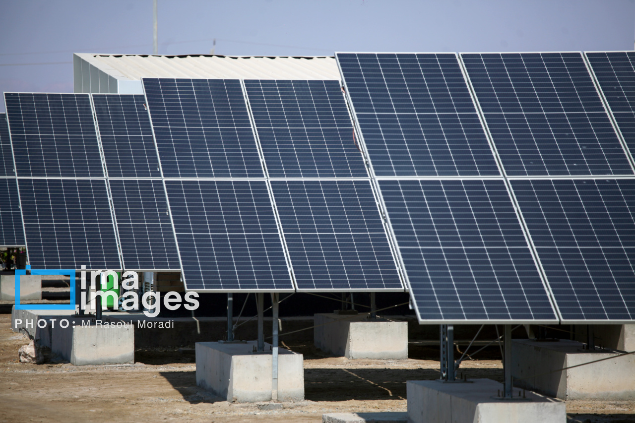 ظرفیت نیروگاه های خورشیدی کشور ۲۲ مگاوات دیگر بیشتر شد.